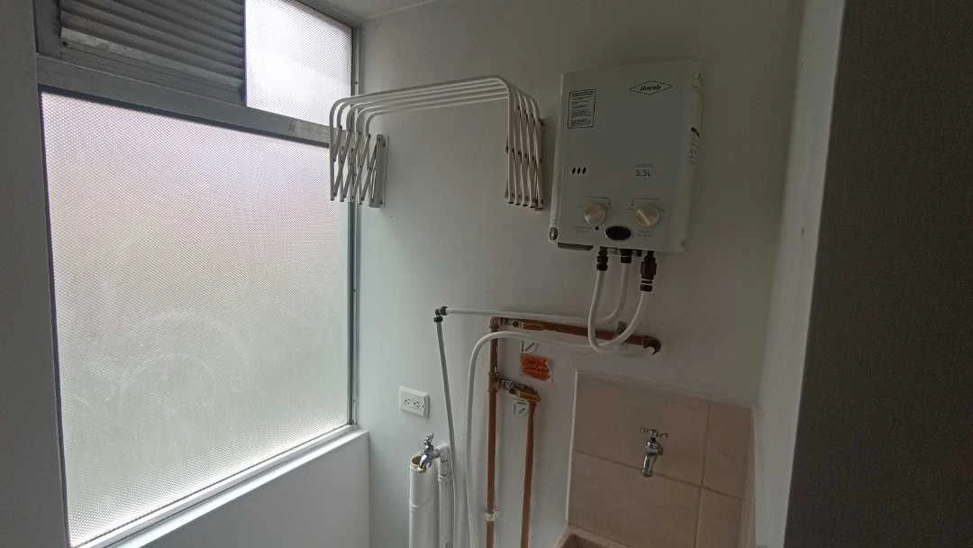 Se arrienda apartamento en sector madera cerca ala estación del metro