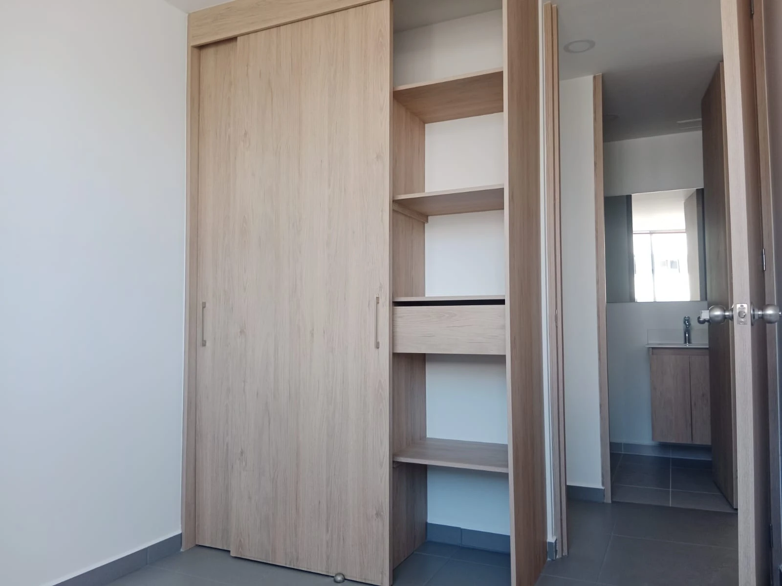 ARRIENDO APARTAMENTO EN EL POBLADO