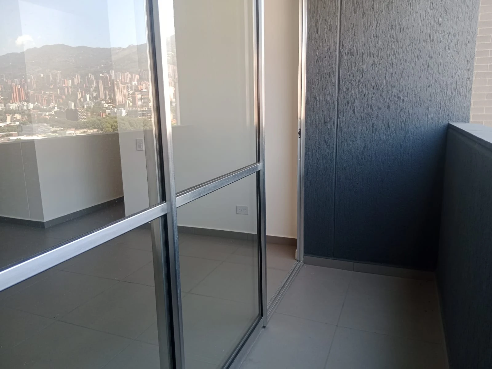 ARRIENDO APARTAMENTO EN EL POBLADO