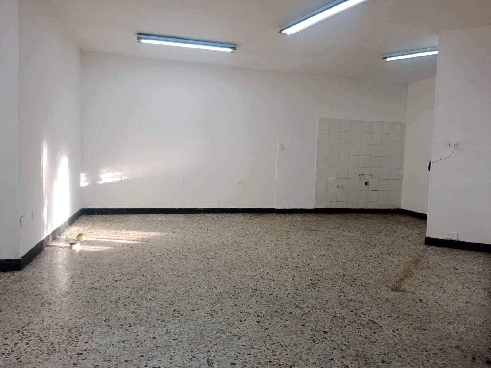 LOCAL COMERCIAL  EN ARRIENDO BELÉN