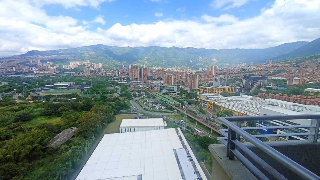 Se arrienda apartamento en niquia al frente de la estación niquia
