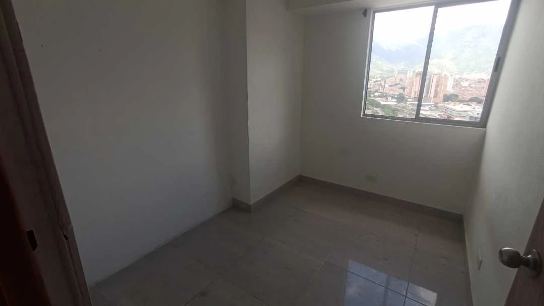 Se arrienda apartamento en niquia al frente de la estación niquia