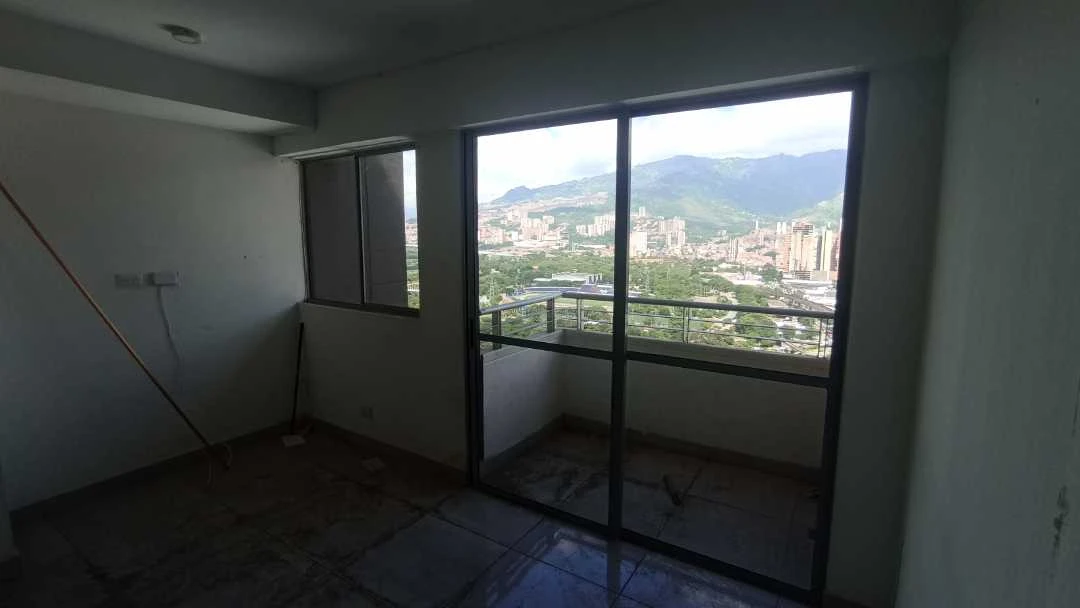 Se arrienda apartamento en niquia al frente de la estación niquia