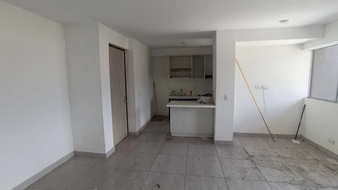 Se arrienda apartamento en niquia al frente de la estación niquia