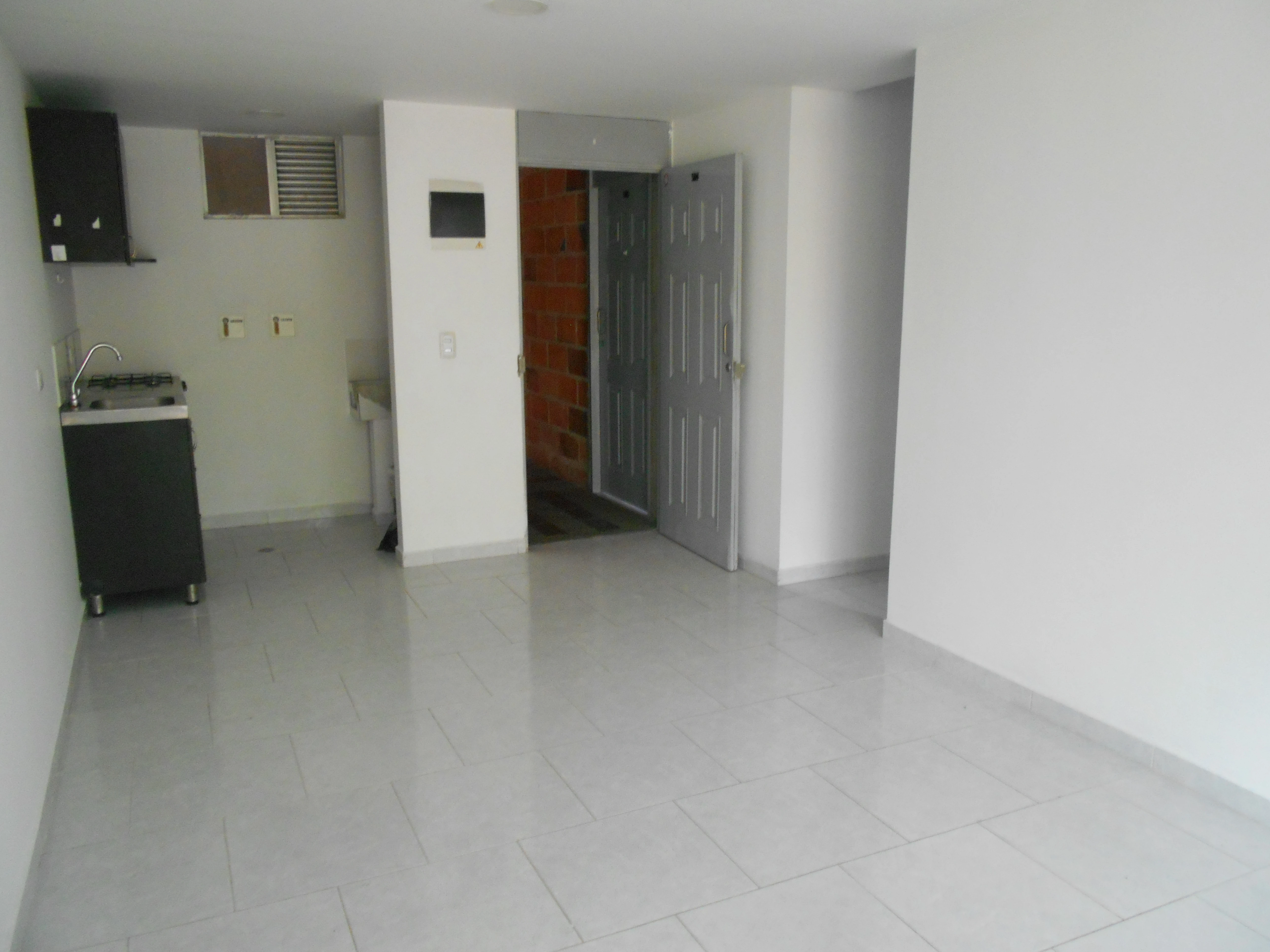 apartaestudio en arriendo sector simon bolivar
