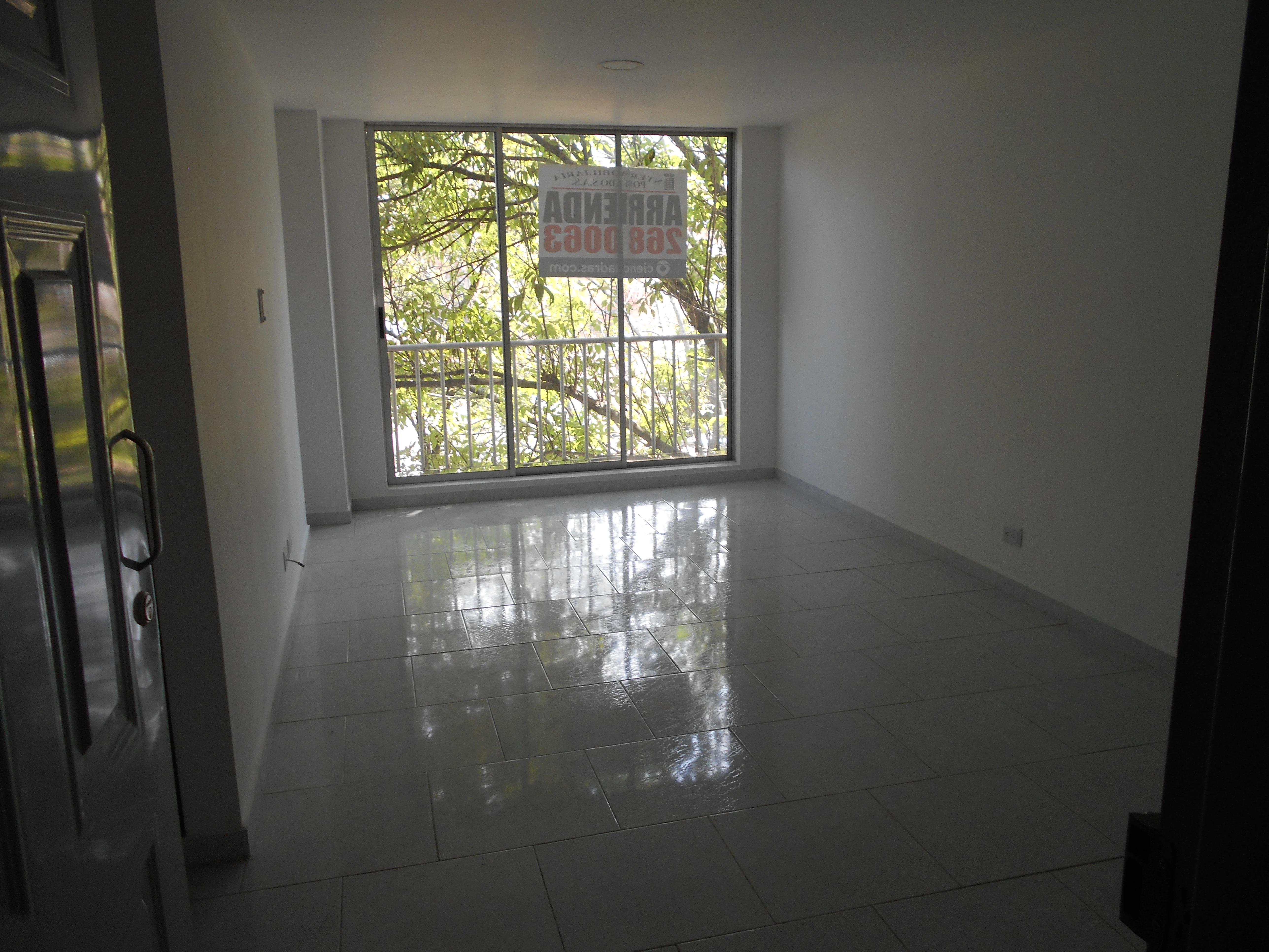 apartaestudio en arriendo sector simon bolivar