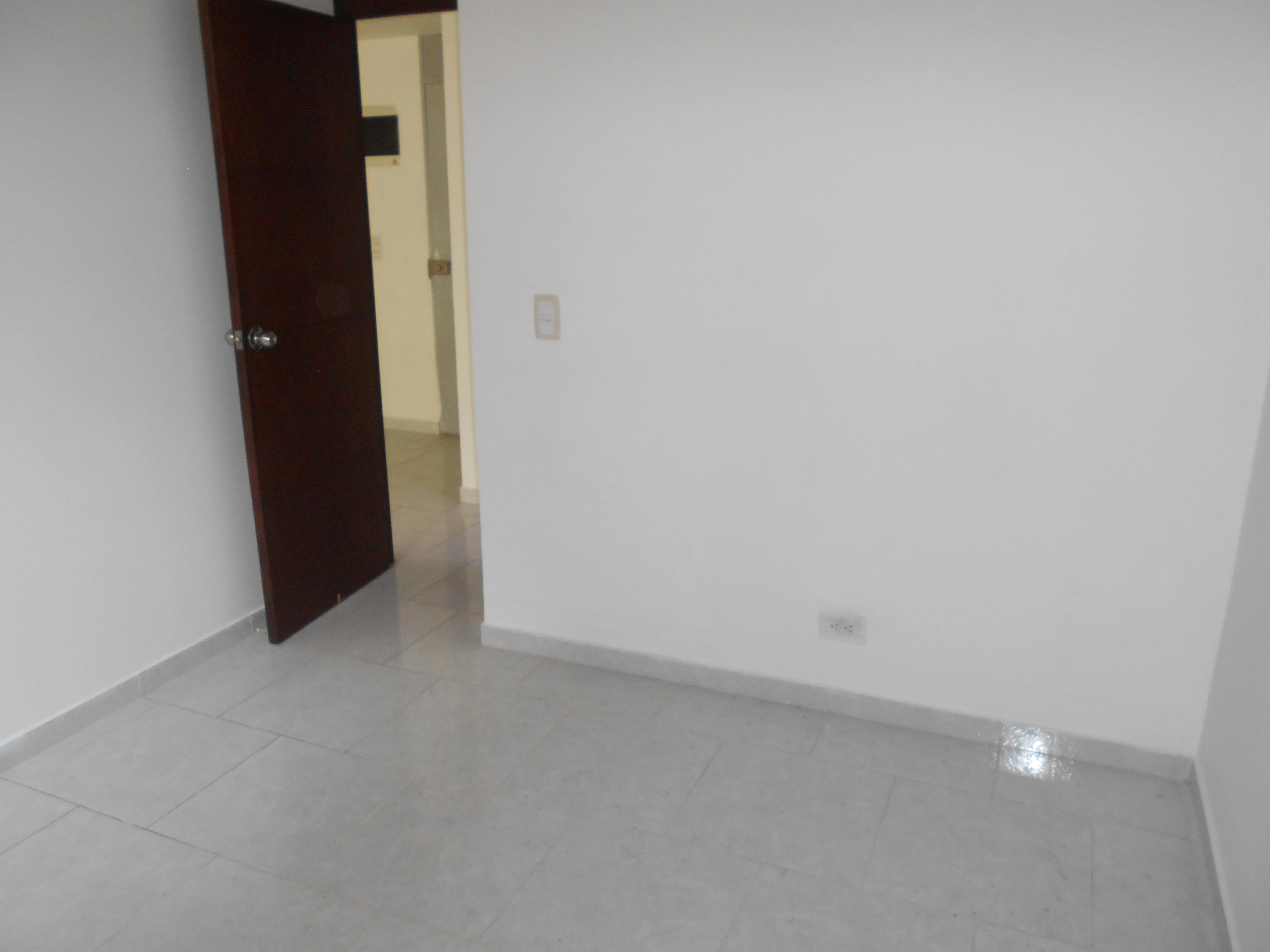 apartaestudio en arriendo sector simon bolivar