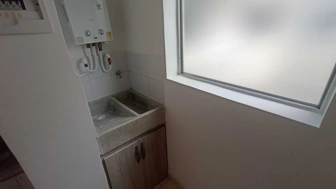 Se arrienda apartamento en sector madera via Machado