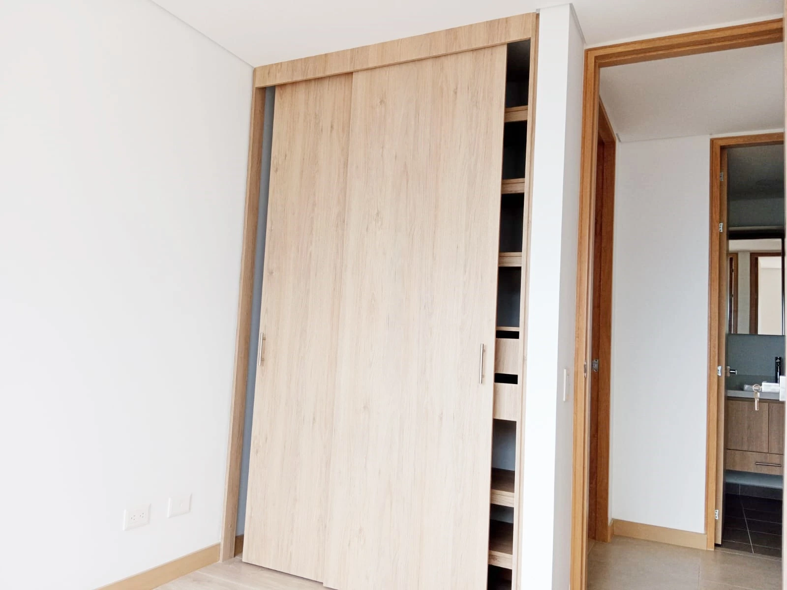 ARRIENDO APARTAMENTO EN EL POBLADO