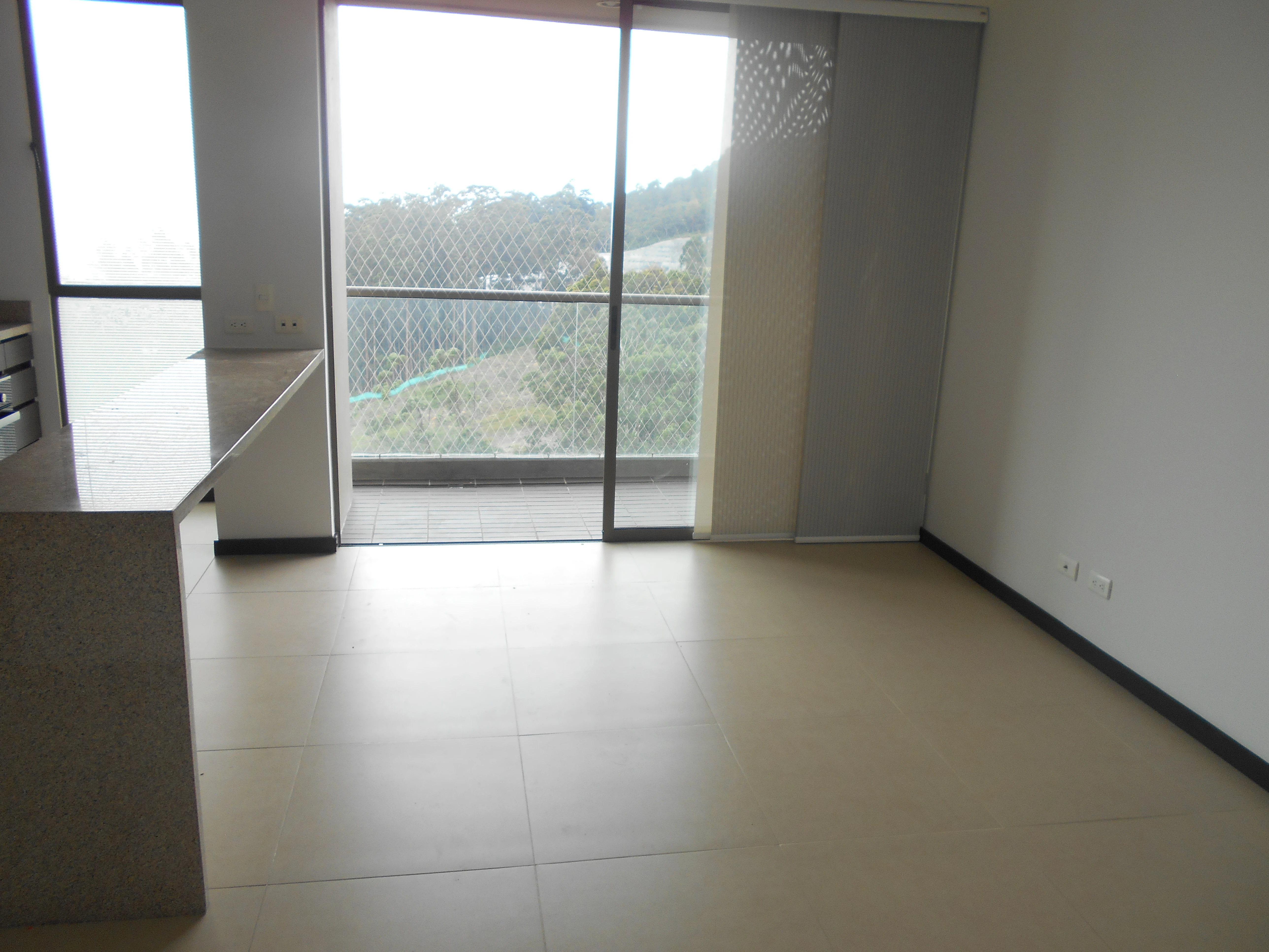 apartamento en arriendo sector superior padre marianito