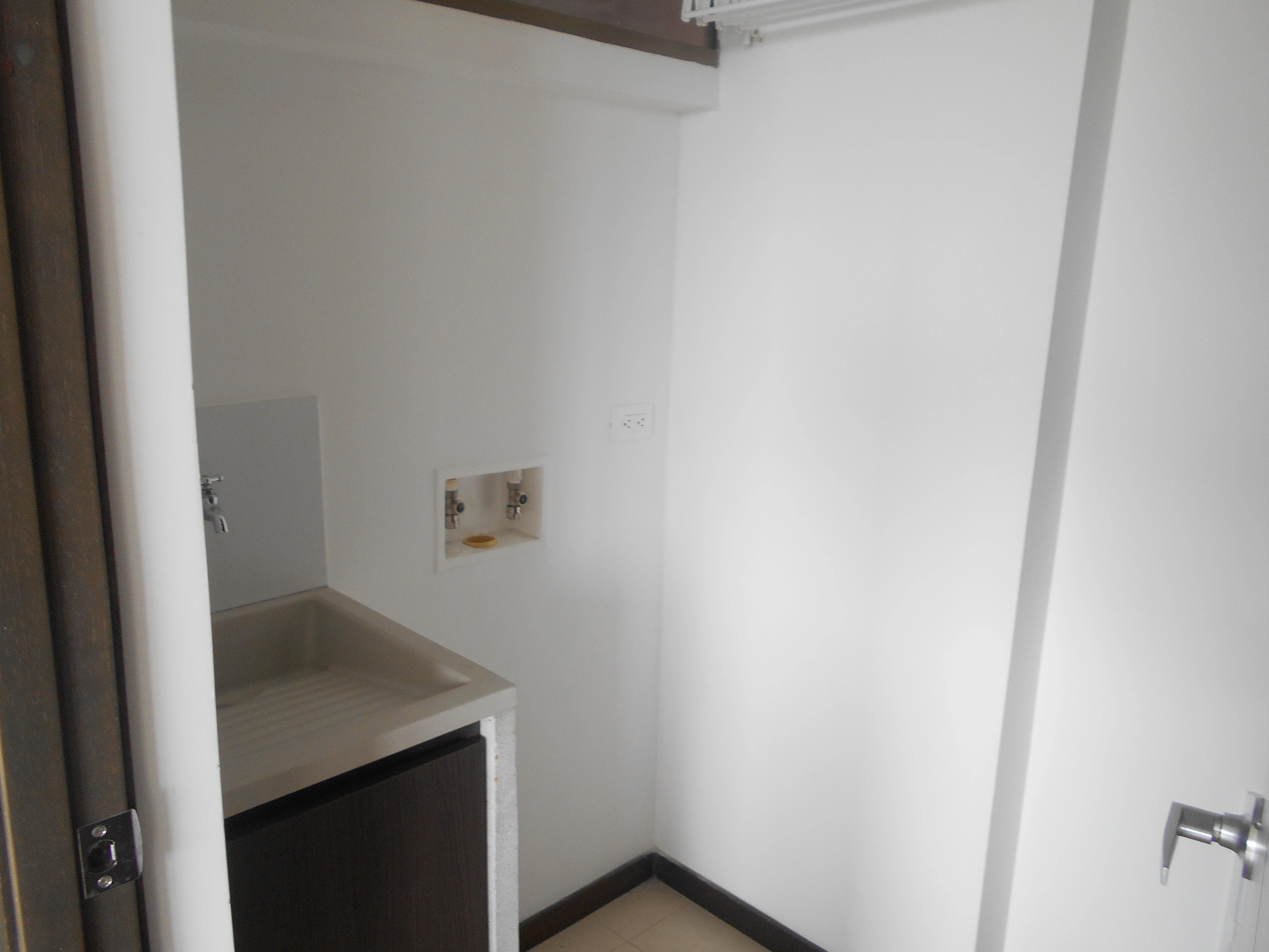 apartamento en arriendo sector superior padre marianito