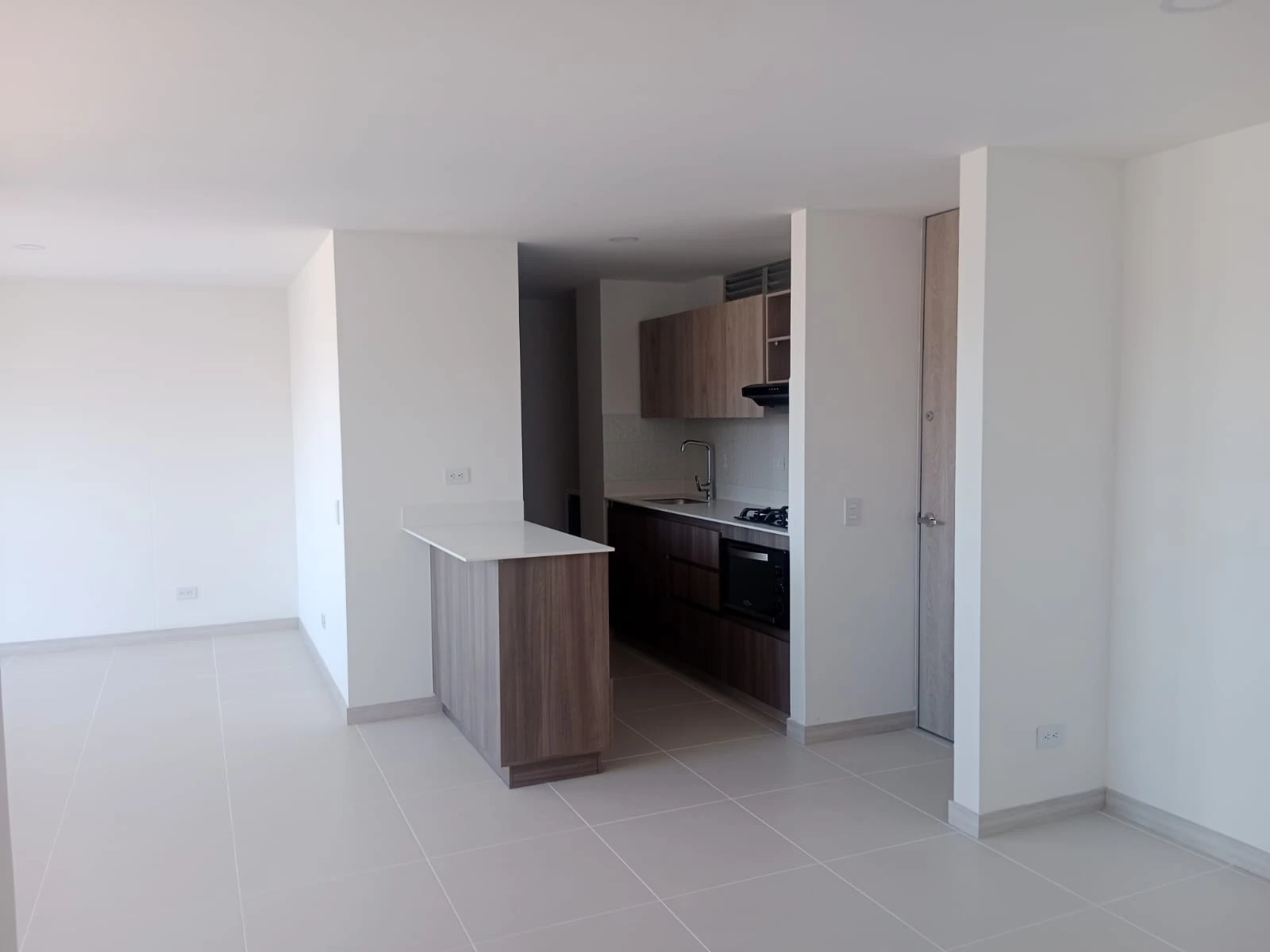 ARRIENDO APARTAMENTO EN EL POBLADO