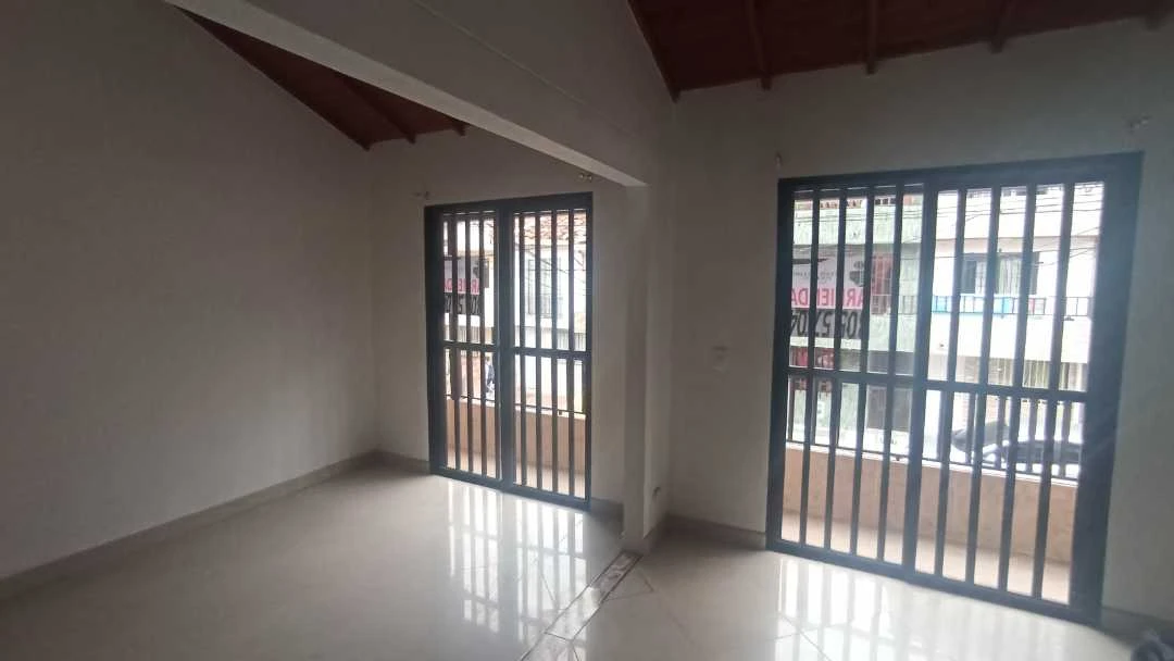 Se arrienda casa 2 piso en sector barrio gran avenida