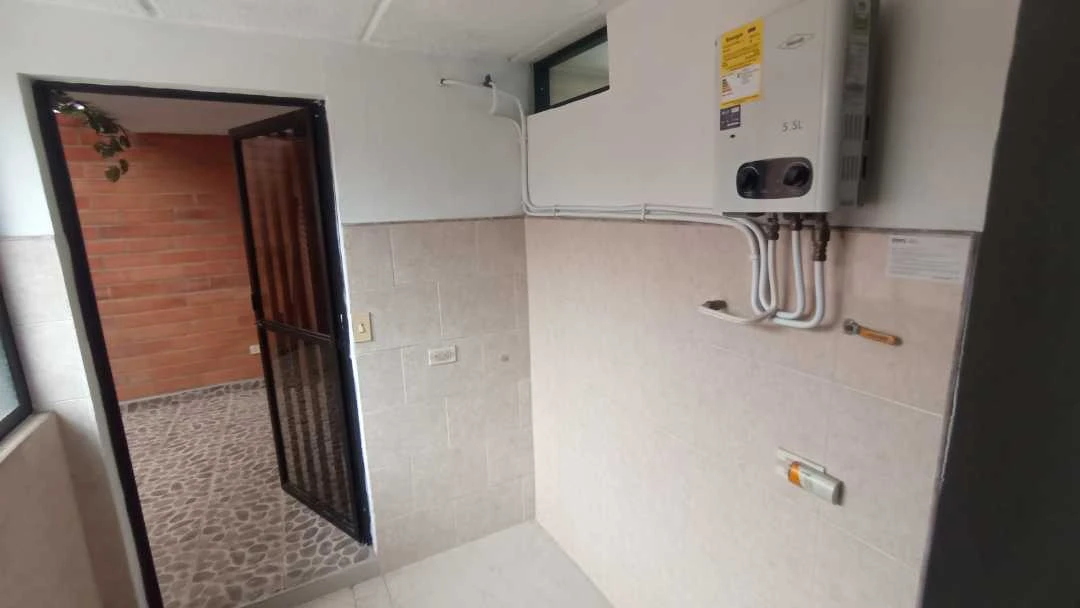 Se arrienda casa 2 piso en sector barrio gran avenida
