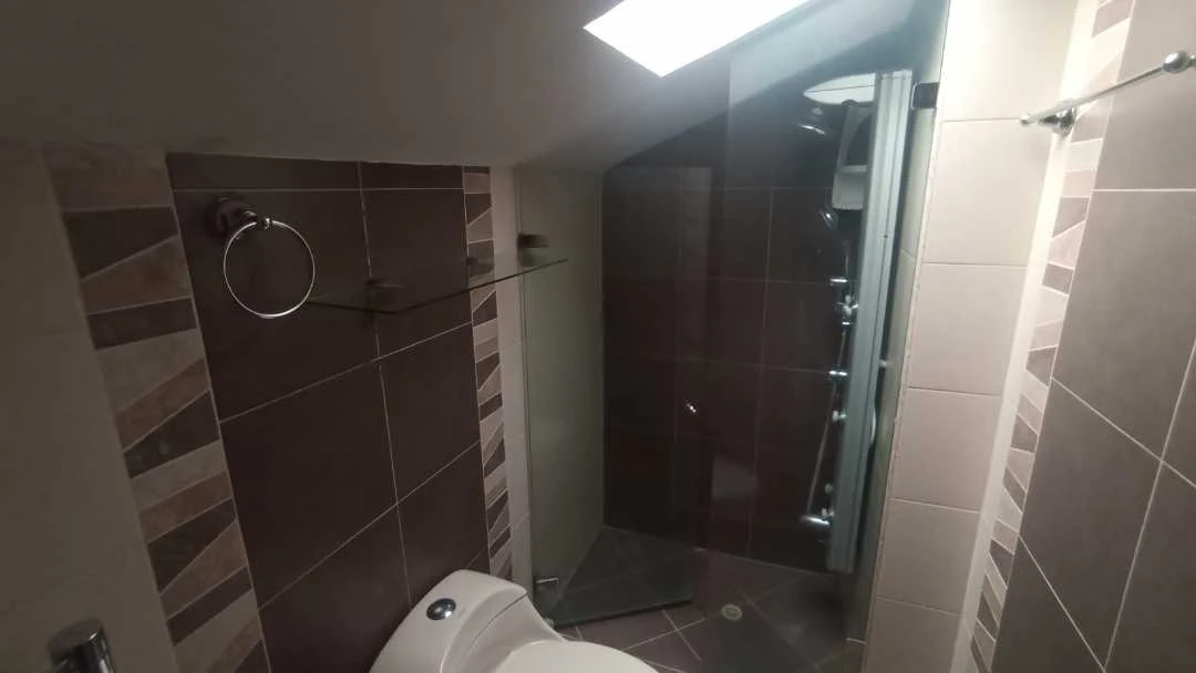 Se arrienda casa 2 piso en sector barrio gran avenida