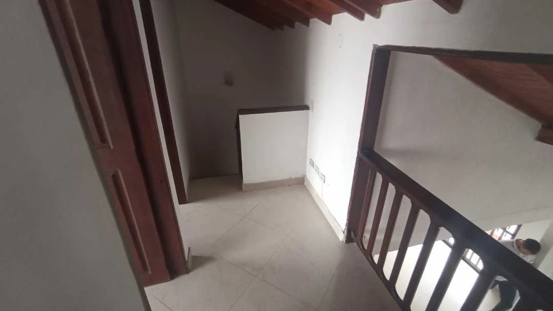 Se arrienda casa 2 piso en sector barrio gran avenida