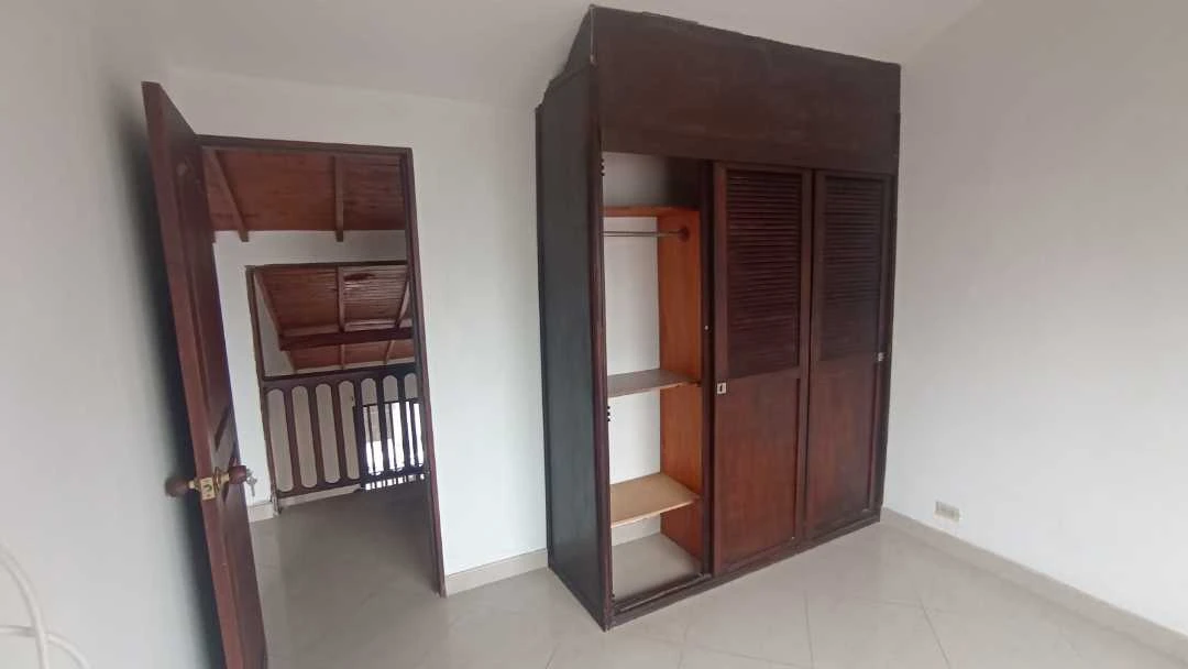 Se arrienda casa 2 piso en sector barrio gran avenida