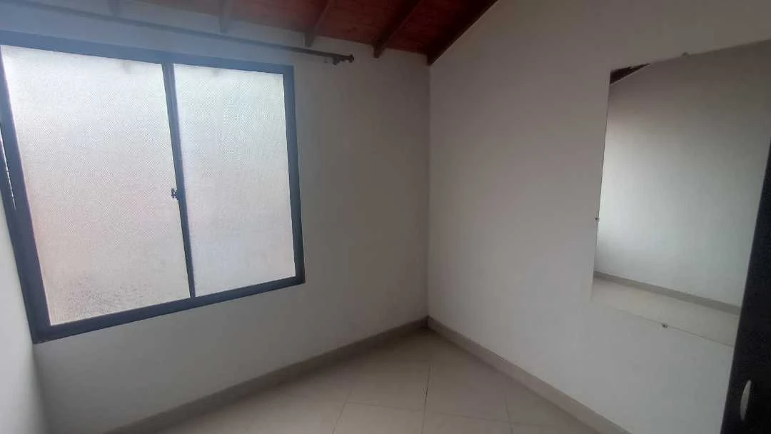 Se arrienda casa 2 piso en sector barrio gran avenida