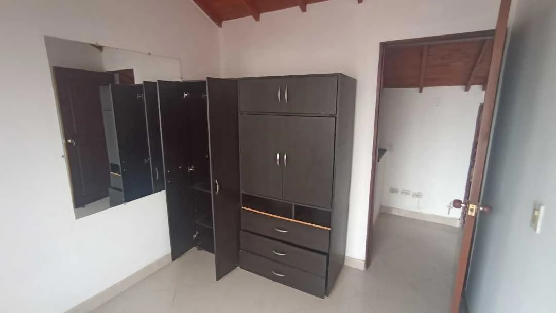 Se arrienda casa 2 piso en sector barrio gran avenida