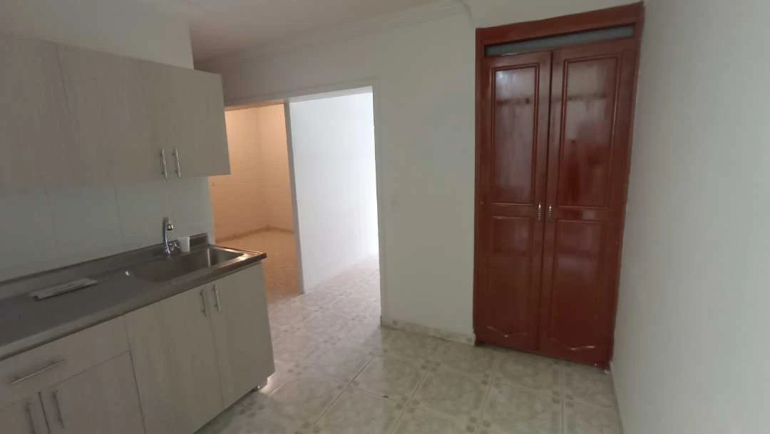 Se arrienda apartaestudio en sector niquia por la iglesia Chiquinquirá