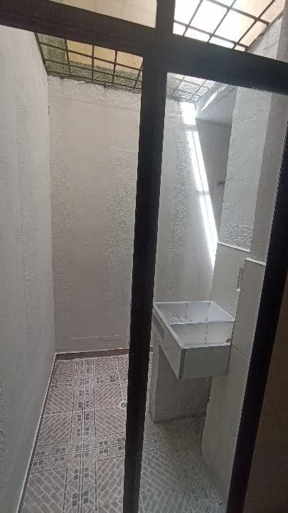 Se arrienda apartaestudio en sector niquia por la iglesia Chiquinquirá
