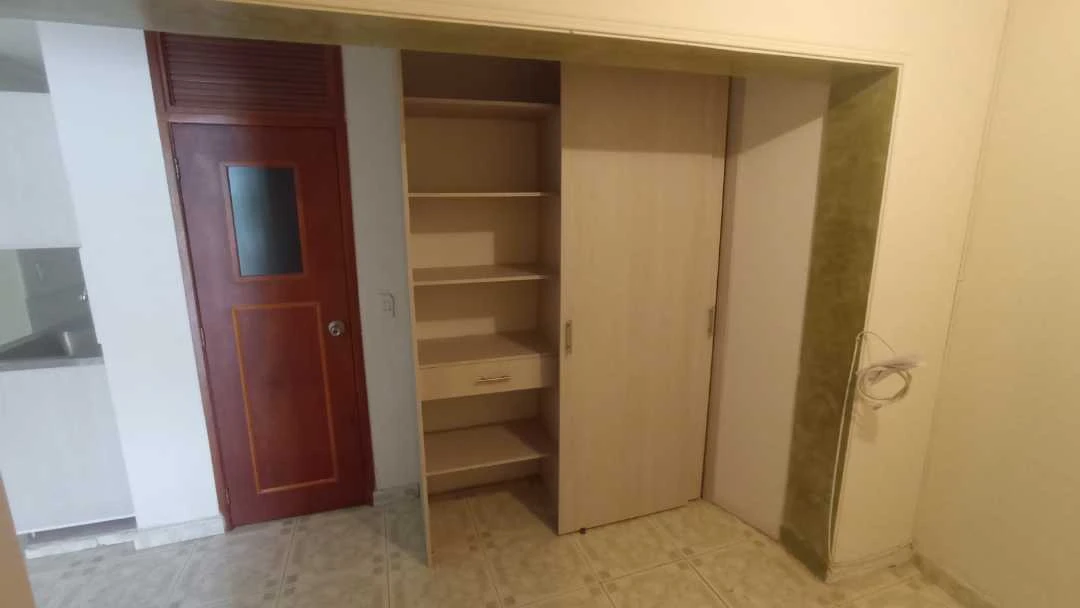 Se arrienda apartaestudio en sector niquia por la iglesia Chiquinquirá