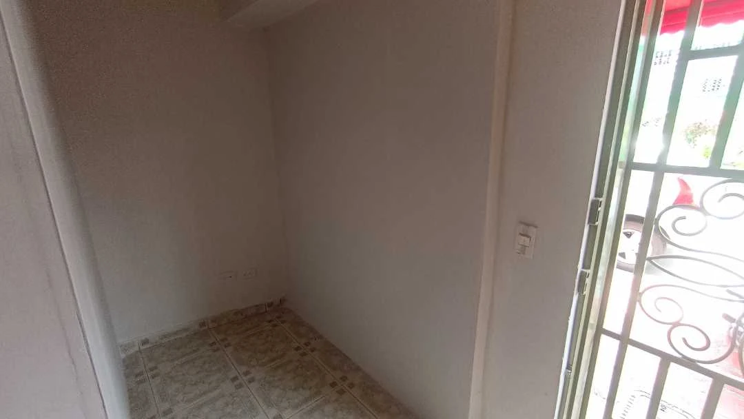 Se arrienda apartaestudio en sector niquia por la iglesia Chiquinquirá