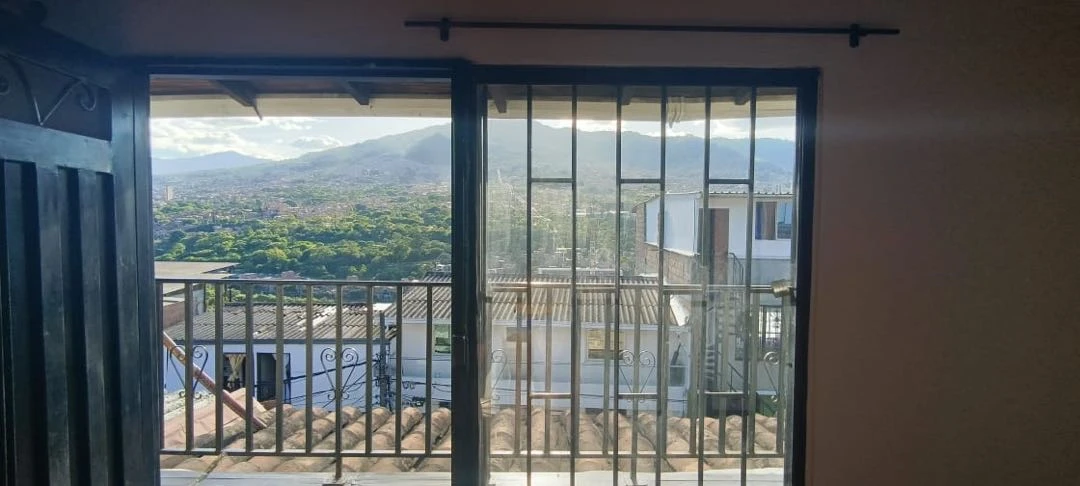 Casa en arriendo cerca a la estación Acevedo