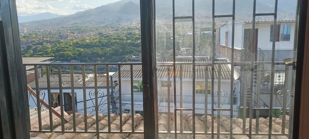 Casa en arriendo cerca a la estación Acevedo