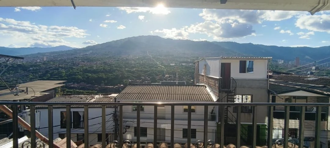 Casa en arriendo cerca a la estación Acevedo