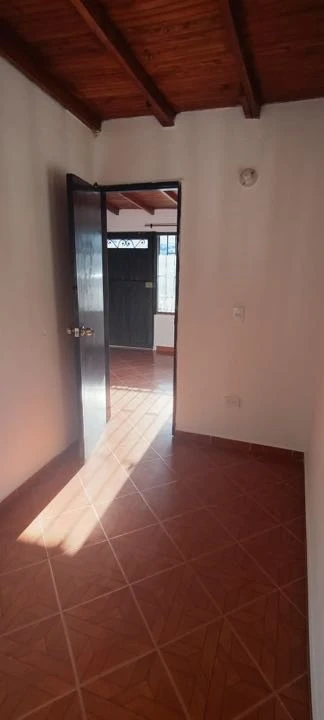 Casa en arriendo cerca a la estación Acevedo