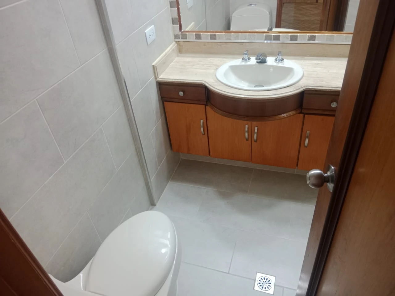 ARRIENDO APARTAMENTO EN EL POBLADO