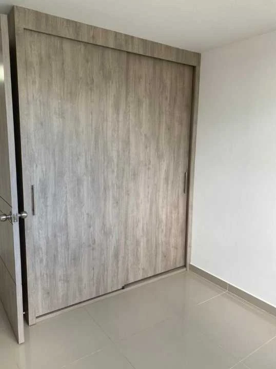 Se. Vende apartamento en sector Navarra plazuela del norte