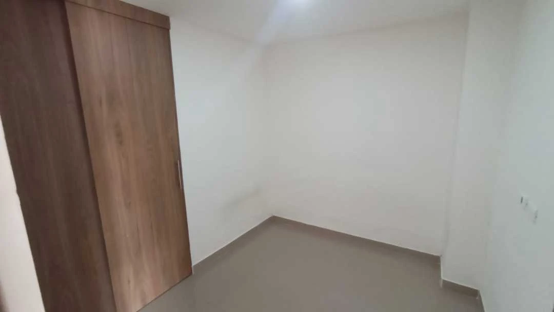 Se arrienda apartamento en barrio obrero de Copacabana
