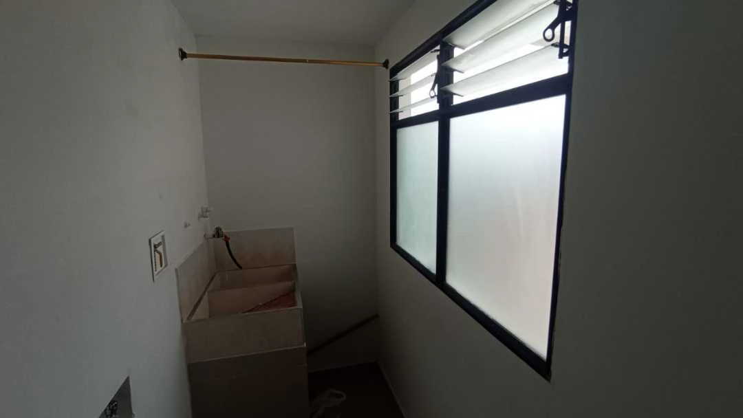Se arrienda apartamento en barrio obrero de Copacabana