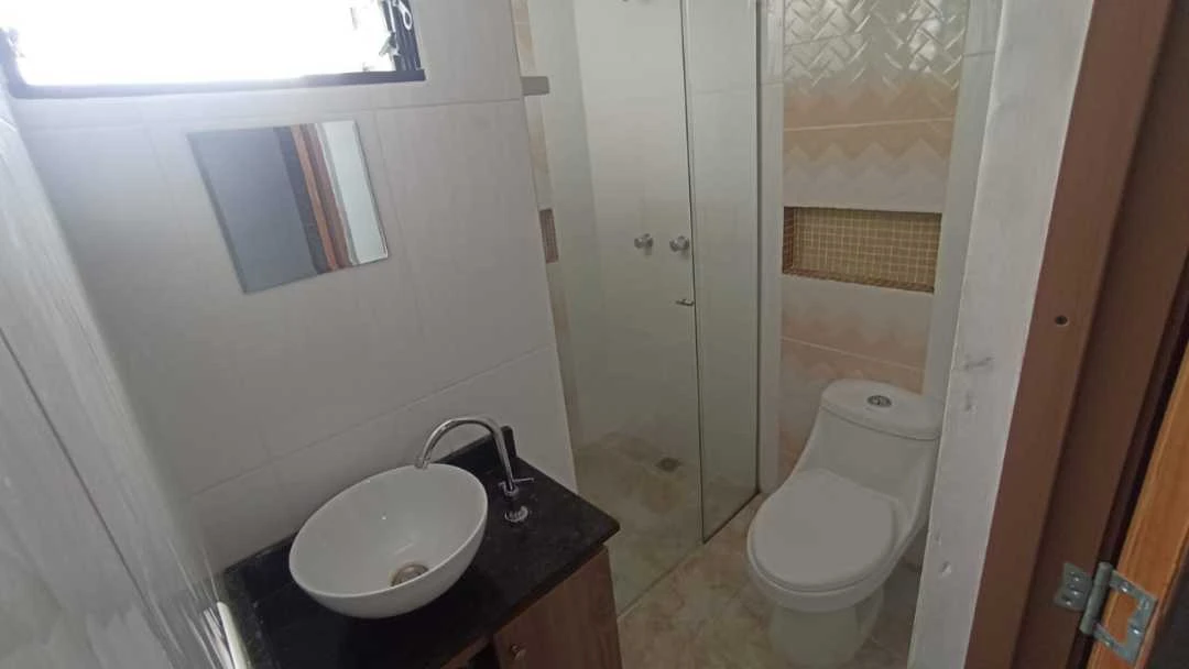 Se arrienda apartamento en barrio obrero de Copacabana