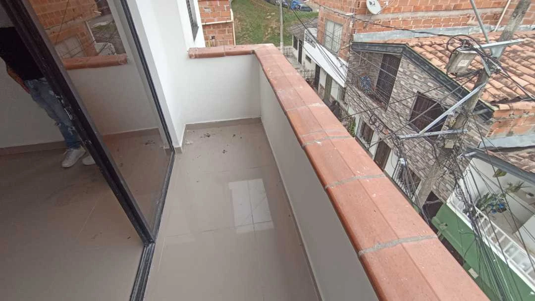 Se arrienda apartamento en barrio obrero de Copacabana