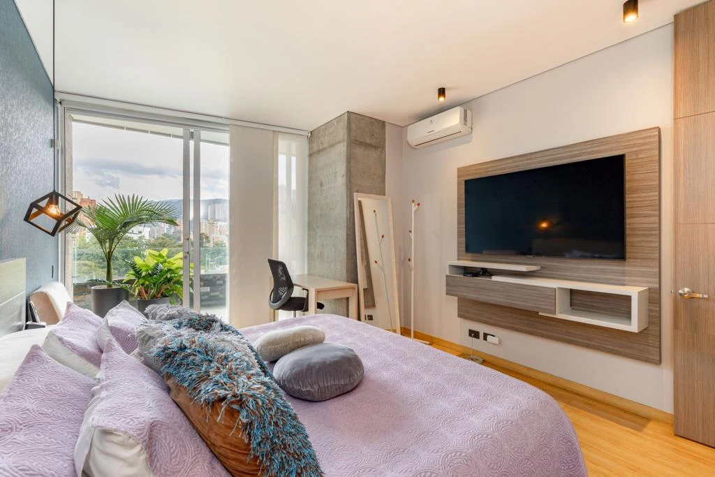 Apartamento amoblado en arriendo sector Loma los Parra