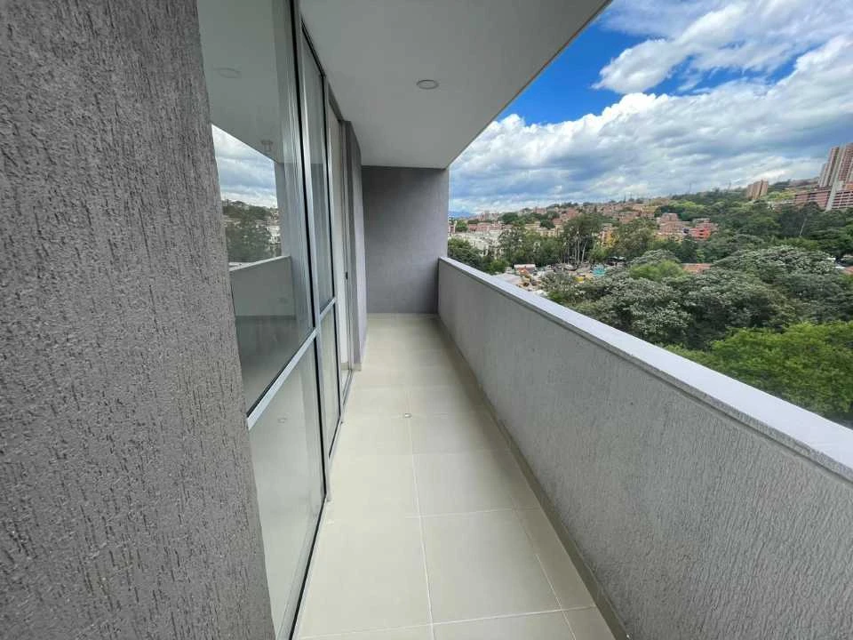 Se arrienda apartamento, sector Santa Ana cerca CC fabricato