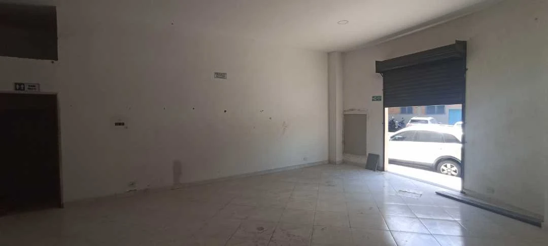 Se arrienda local 110 mts detrás del centro comercial florida