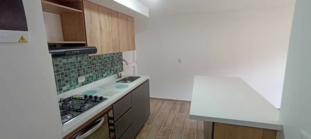 Se arrienda apartamento en sector Navarra unidad poblado niquia