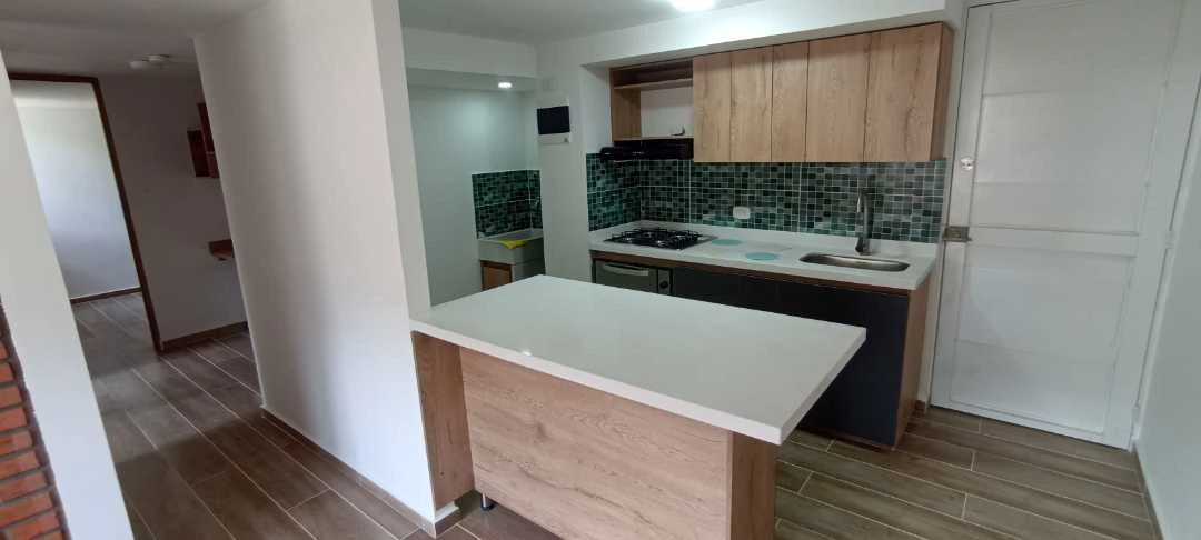 Se arrienda apartamento en sector Navarra unidad poblado niquia