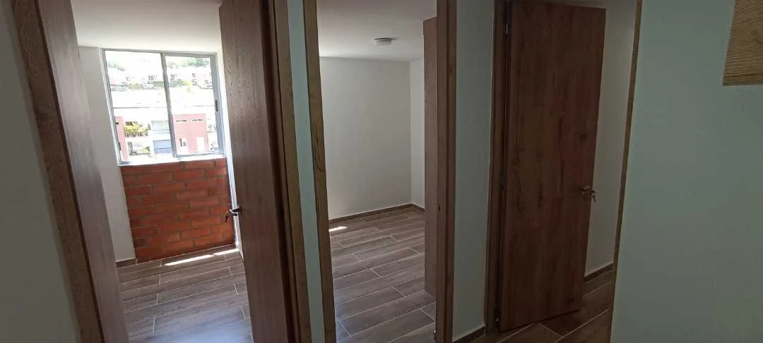 Se arrienda apartamento en sector Navarra unidad poblado niquia