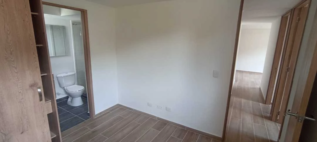 Se arrienda apartamento en sector Navarra unidad poblado niquia
