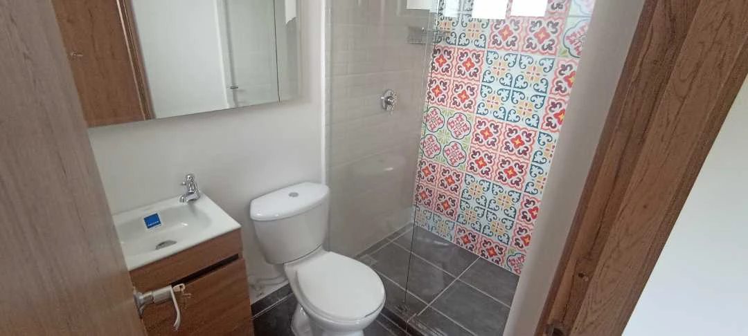 Se arrienda apartamento en sector Navarra unidad poblado niquia
