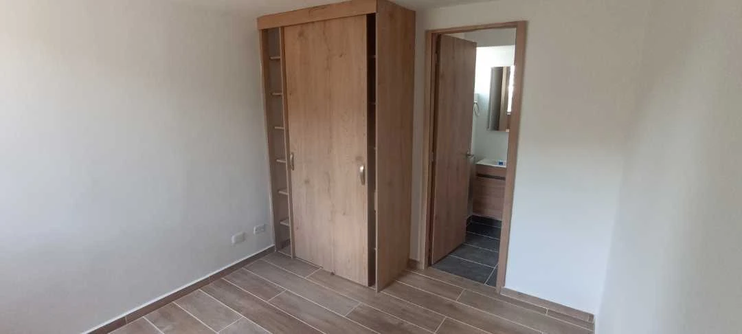 Se arrienda apartamento en sector Navarra unidad poblado niquia