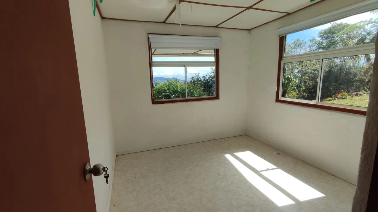 Casa campestre en arriendo -Vía la ceja- La Unión 