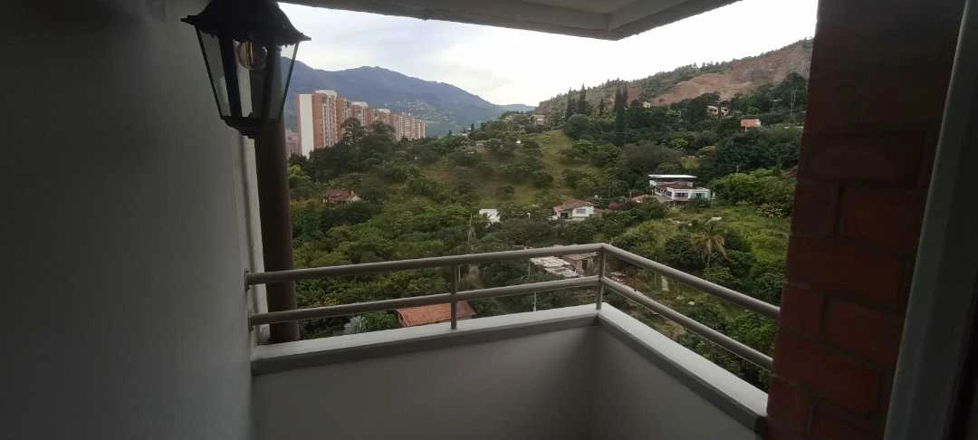 Se arrienda apartamento nuevo en sector madera via Machado