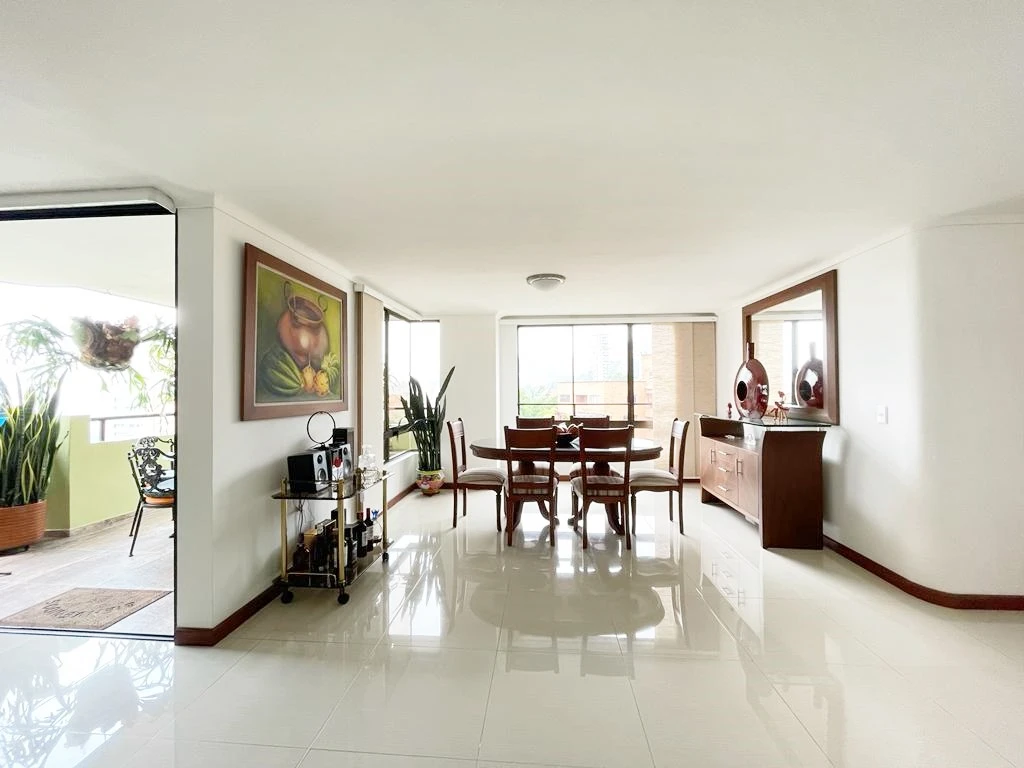 VENDO APARTAMENTO EN EL POBLADO SECTOR TRANSVERSAL INFERIOR