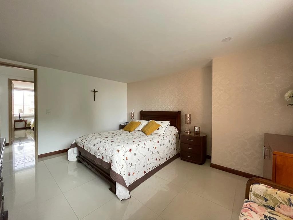 VENDO APARTAMENTO EN EL POBLADO SECTOR TRANSVERSAL INFERIOR